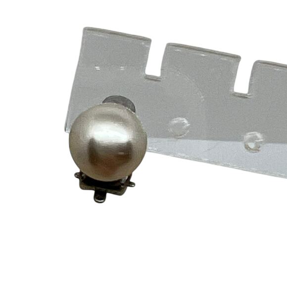 Vintage Silver Pearl Clip-On Earring Classic Mid-Century Single Statement Piece - Picture 1 of 9